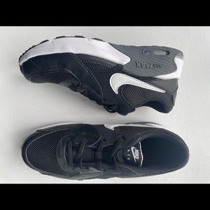 Nike Air Max, size 2.5 (kids), black and white, brand new